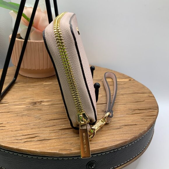 Michael Kors Powder Blush Jet Set Travel Flat Leather Pebbled Wristlet Wallet - Picture 7 of 8